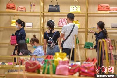 海南离岛免税政策实施九年 箱包销售助推销售额突破550亿元